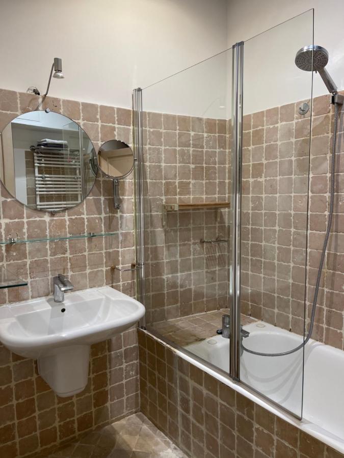 Appartement Quartier Montorgueil, voie piétonne, dans un immeuble du XVème à Paris Extérieur photo