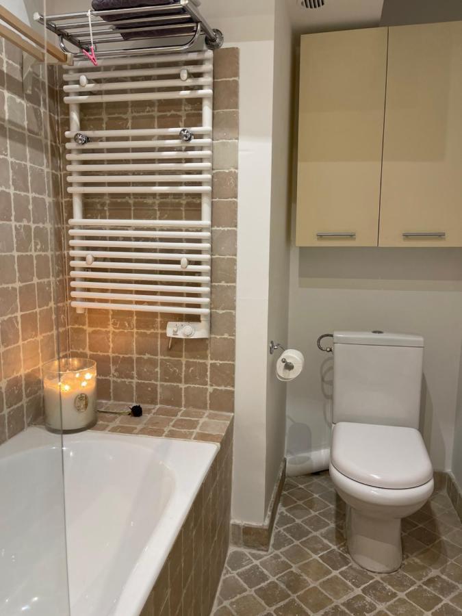 Appartement Quartier Montorgueil, voie piétonne, dans un immeuble du XVème à Paris Extérieur photo