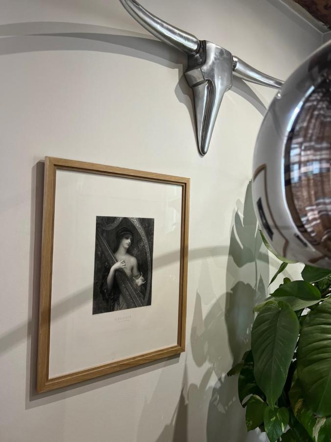 Appartement Quartier Montorgueil, voie piétonne, dans un immeuble du XVème à Paris Extérieur photo
