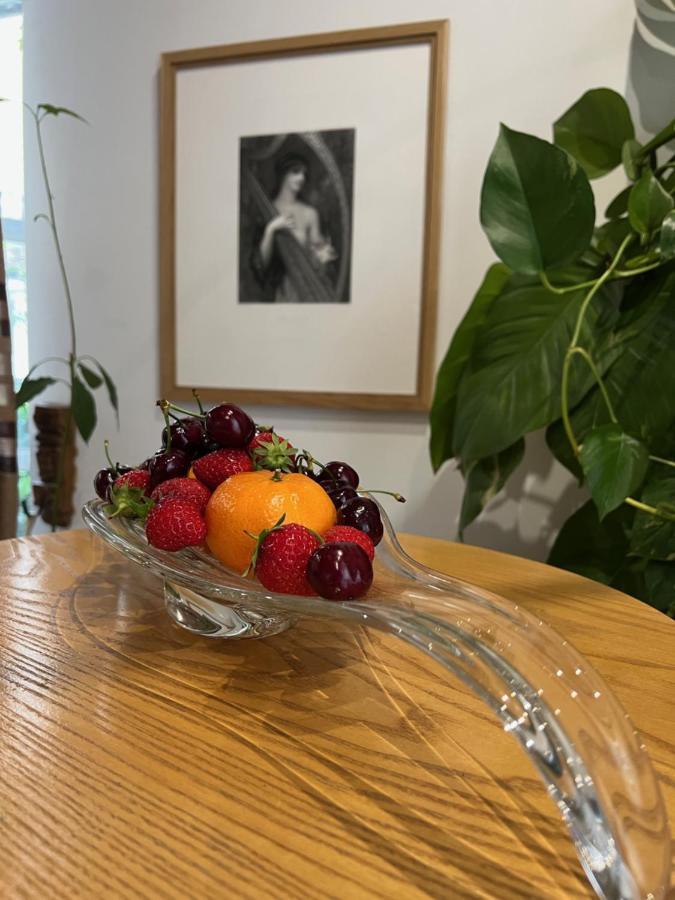 Appartement Quartier Montorgueil, voie piétonne, dans un immeuble du XVème à Paris Extérieur photo