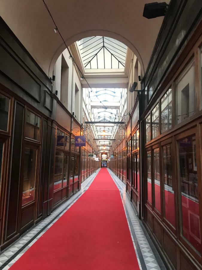 Appartement Quartier Montorgueil, voie piétonne, dans un immeuble du XVème à Paris Extérieur photo